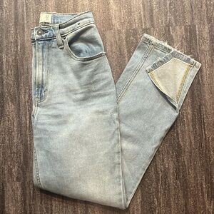 Abercrombie 90’s Straight Ultra High Rise Jeans in Curve Love